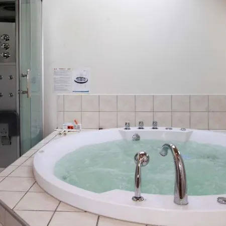 Ferienhaus Sildestrup Sleeps 24 Pool Wifi Bøtø By