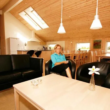 Sildestrup Sleeps 24 Pool Wifi * Bøtø By